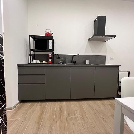 Citywise Vittorio - Independent Apartment Near Bari Central Station Экстерьер фото